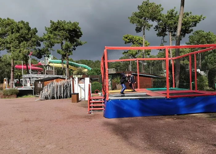 Campsite Mobil De 44m2 La Palmyre